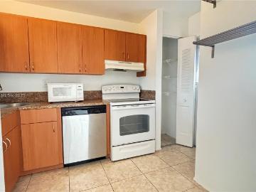 2 BR, 2 BA Apartment 4501 Northeast 21st Avenue, Fort Lauderdale, FL 33308