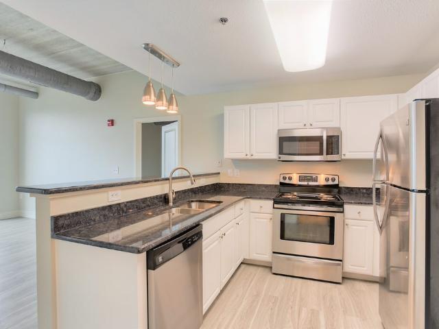 2 BR, 2 BA Apartment 4501 Woodward Ave Unit 426, Detroit, MI 48201