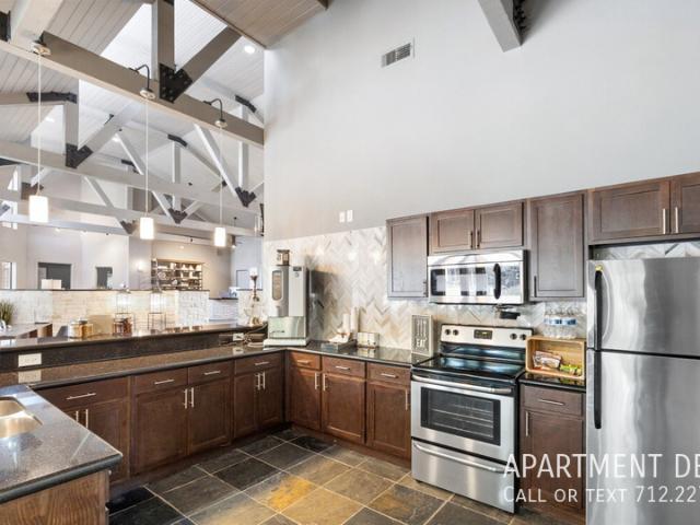 2 BR, 2 BA Apartment 450 E Medical Center BlvdÂ, Webster, TX 77598