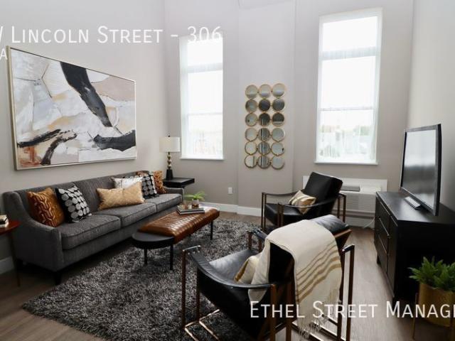 2 BR, 2 BA Apartment 457 W Lincoln Street, Easton, PA 18042