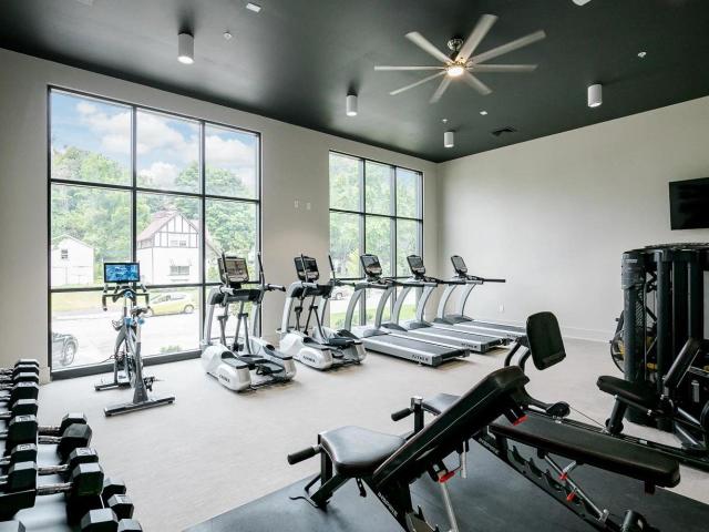 2 BR, 2 BA Apartment 455 West Sullivan Street Unit 426, Kingsport, TN 37660