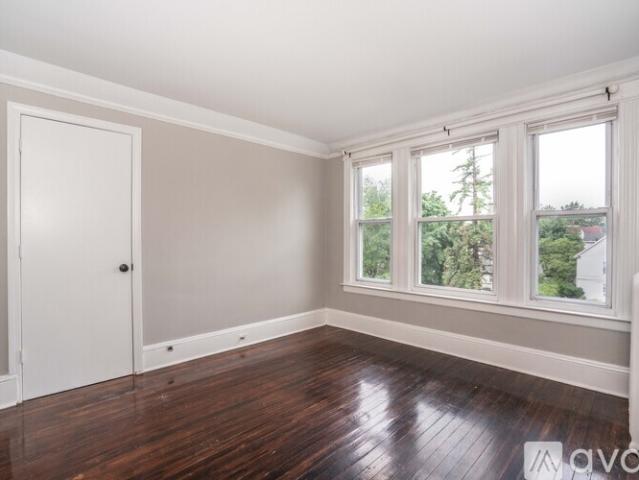 2 BR, 2 BA Apartment 45 Maplewood Avenue, Unit 3, West Hartford, CT 06119