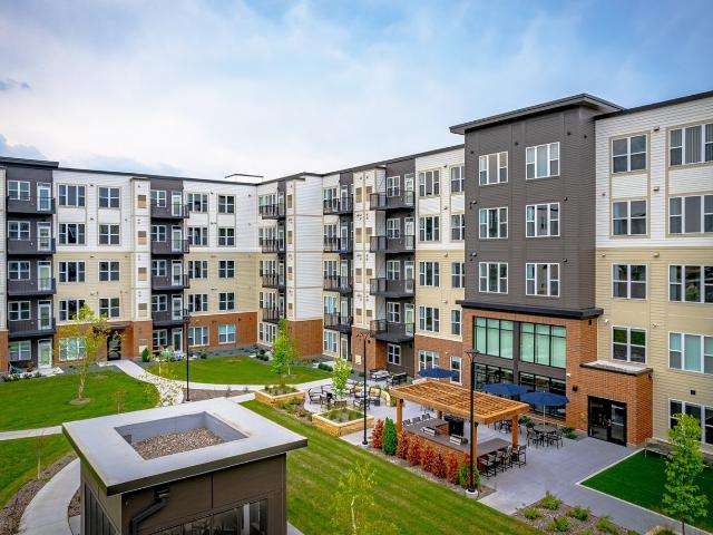 2 BR, 2 BA Apartment 45 Butler Avenue East Unit 523, Saint Paul, MN 55118