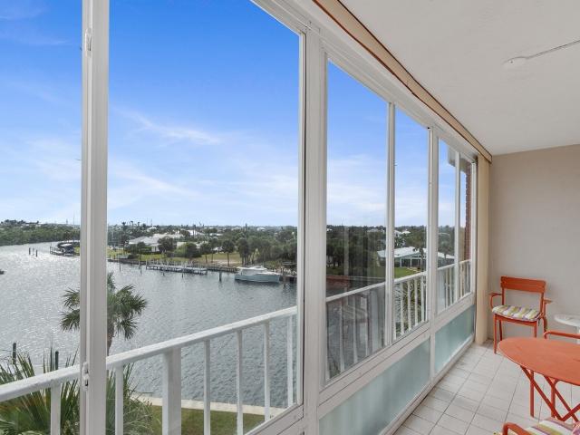2 BR, 2 BA Apartment 4601 Jimmy Buffett Mem Highway, Vero Beach, FL 32963