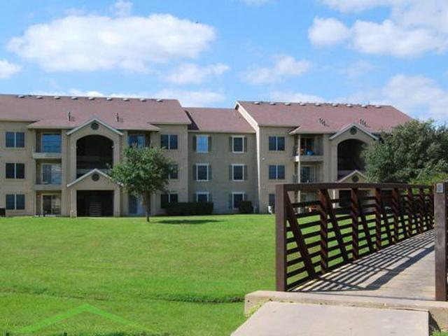 2 BR, 2 BA Apartment 4606 Sheringham Dr, Austin, TX 78741