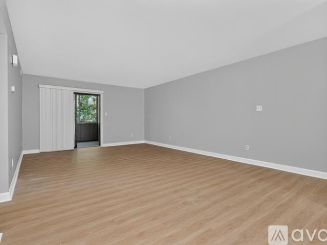 2 BR, 2 BA Apartment 460 14th Ave NE, Unit 12, Hickory, NC 28601