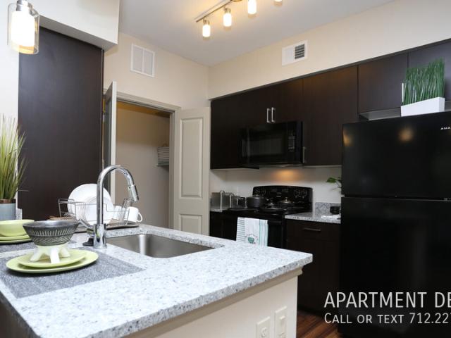 2 BR, 2 BA Apartment 4610 Cypresswood DrÂ, Spring, TX 77379