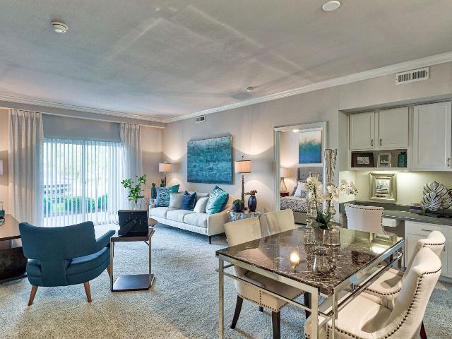2 BR, 2 BA Apartment 4631 South Eastland Center Drive Unit 327, Independence, MO 64055