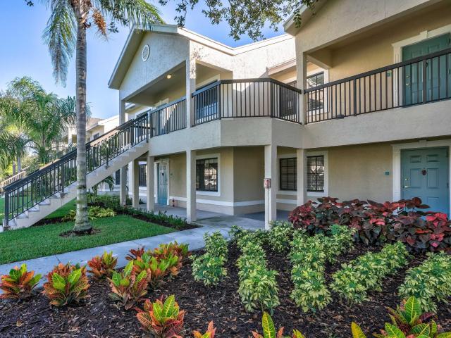 2 BR, 2 BA Apartment 4685 Haverhill Road, West Palm Beach, FL 33417