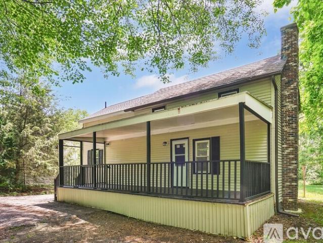 2 BR, 2 BA Apartment 46 Chestnut Street Place, East Longmeadow, MA 01028