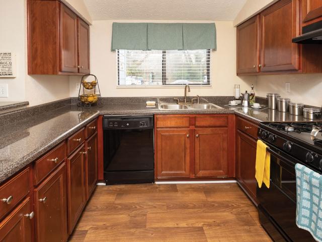 2 BR, 2 BA Apartment 4700 North Hill Parkway Unit 0702, Atlanta, GA 30341