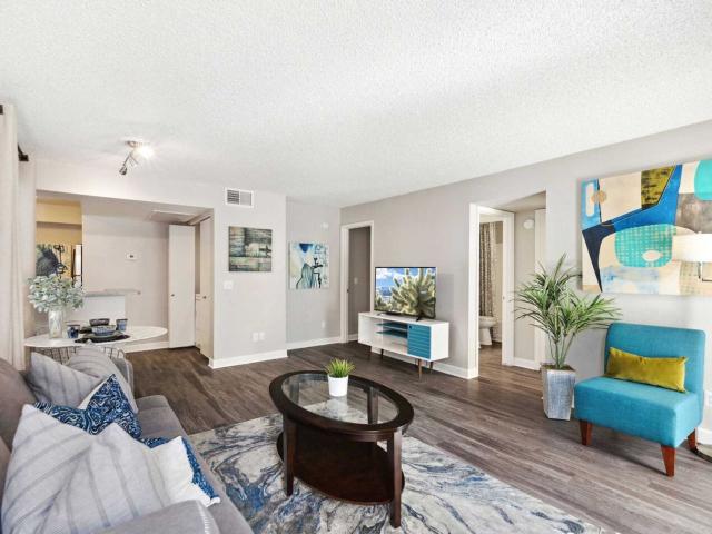 2 BR, 2 BA Apartment 4727 Warner Road Unit 2082, Phoenix, AZ 85044
