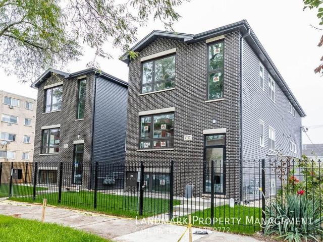 2 BR, 2 BA Apartment 4737 S Michigan Ave, Chicago, IL 60615