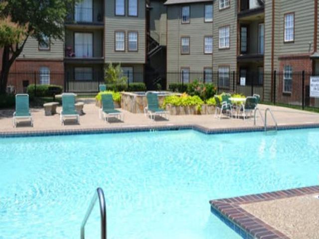 2 BR, 2 BA Apartment 4748 Saint Francis Avenue Unit 11 0112, Dallas, TX 75227