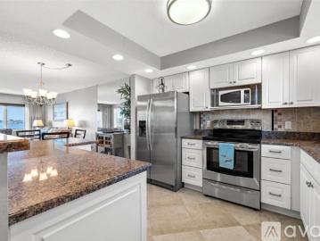 2 BR, 2 BA Apartment 4750 Cove Circle, Unit 302, St. Petersburg, FL 33708