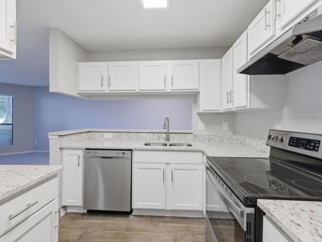 2 BR, 2 BA Apartment 4755 Country Club Rd Unit 101A, Winston Salem, NC 27104