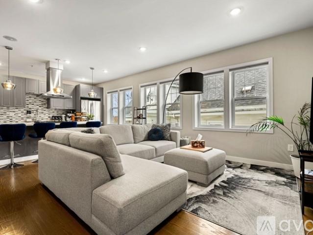 2 BR, 2 BA Apartment 47 Sargent Street, Unit Apt 3, Boston, MA 02125