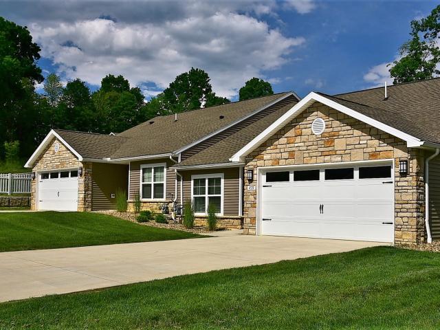 2 BR, 2 BA Apartment 487 Redwood Drive Unit 445C, Cuyahoga Falls, OH 44223