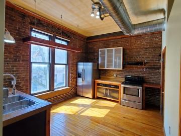 2 BR, 2 BA Apartment 48 W 4th St, Unit 3, Williamsport, PA 17701