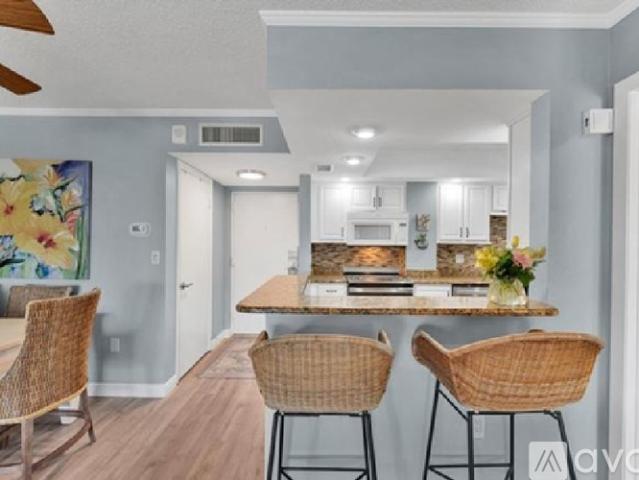 2 BR, 2 BA Apartment 4900 Brittany Drive South, Unit 301, St. Petersburg, FL 33715