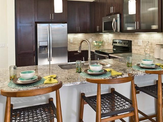 2 BR, 2 BA Apartment 4900 N 44th St Unit 1011, Phoenix, AZ 85018