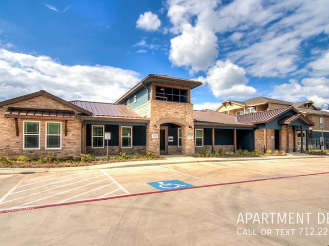 2 BR, 2 BA Apartment 4907 Brazosport Blvd NÂ, Clute, TX 77531