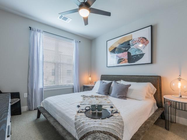2 BR, 2 BA Apartment 4910 E 7th St, Austin, TX 78702
