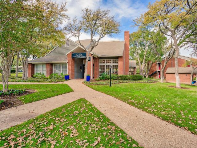 2 BR, 2 BA Apartment 4912 Paces Trail Unit 0423, Arlington, TX 76017