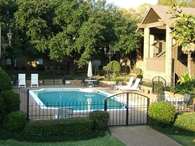 2 BR, 2 BA Apartment 4950 Willow Creek Drive Unit A 11, Jackson, MS 39206