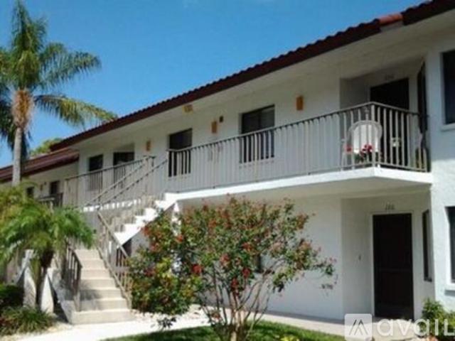 2 BR, 2 BA Apartment 4977 Pepper Circle, Unit 205, Naples, FL 34113