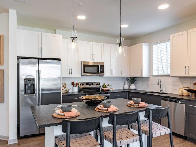 2 BR, 2 BA Apartment 4000 Dr Walter S Davis Blvd, Unit 4104, Nashville, TN 37209