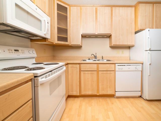 2 BR, 2 BA Apartment 400 Luella Street North Unit 127, Saint Paul, MN 55119