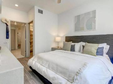 2 BR, 2 BA Apartment 400 Northeast 3rd Avenue Unit 3210, Fort Lauderdale, FL 33301