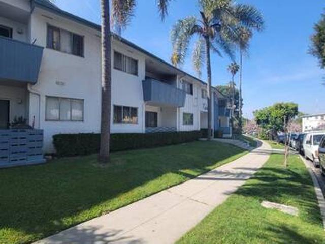 2 BR, 2 BA Apartment 4025 Coco Ave, Unit 10, Los Angeles, CA 90008