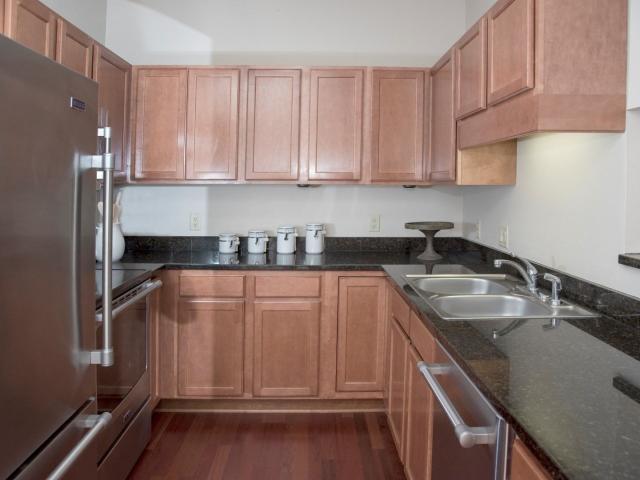 2 BR, 2 BA Apartment 4025 West 65th Street Unit 112, Minneapolis, MN 55435