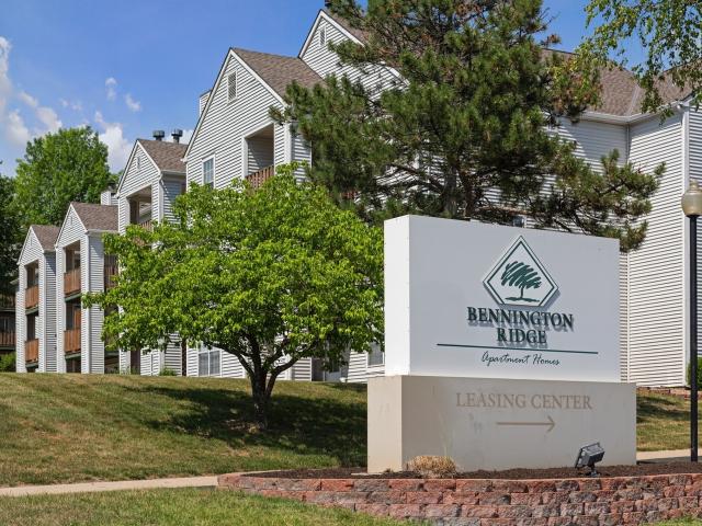 2 BR, 2 BA Apartment 4027 North Bennington Avenue Unit 17 102, Kansas City, MO 64117