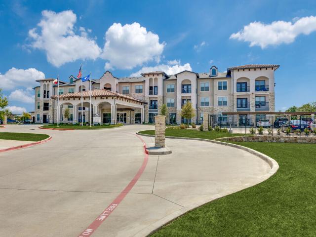 2 BR, 2 BA Apartment 402 Belt Line Road Unit 1210, Garland, TX 75040