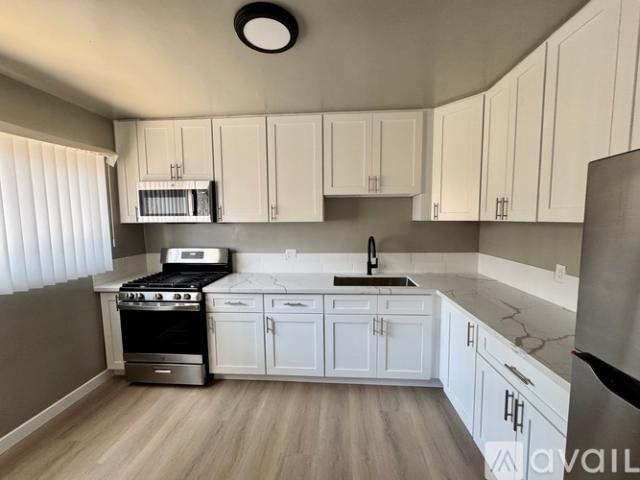 2 BR, 2 BA Apartment 4052 Coco Ave, Unit 1, Los Angeles, CA 90008