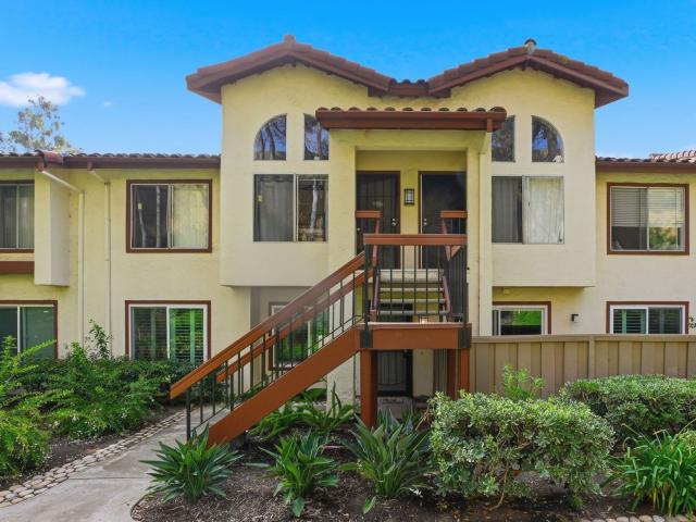 2 BR, 2 BA Apartment 4060 Rosenda Ct, San Diego, CA 92122