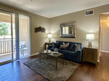 2 BR, 2 BA Apartment 40680 Walsh Center Dr Unit 323, Murrieta, CA 92562