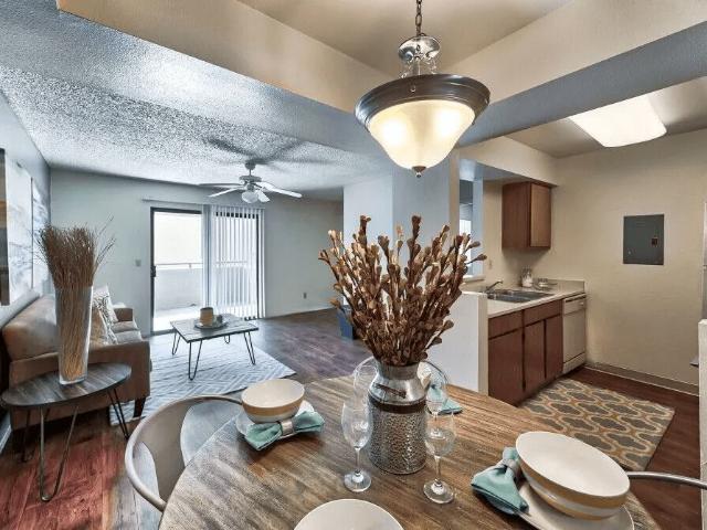 2 BR, 2 BA Apartment 4101 West Union Hills Drive Unit 1043, Glendale, AZ 85308