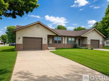 2 BR, 2 BA Apartment 410 Donna Ln, Unit 410, Washington, IN 47501