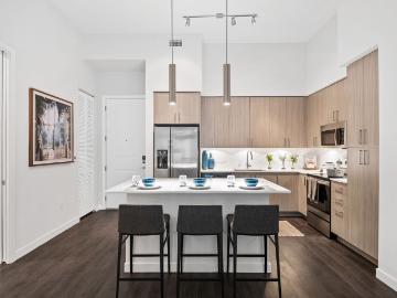 2 BR, 2 BA Apartment 410 SE 16th Court Unit 323, Fort Lauderdale, FL 33316