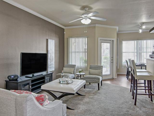 2 BR, 2 BA Apartment 411 East Indian School Road Unit 2111, Phoenix, AZ 85012