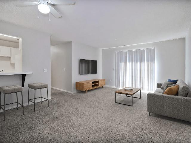 2 BR, 2 BA Apartment 4130 W Michigan Ave Unit 4010 16B, Kalamazoo, MI 49006