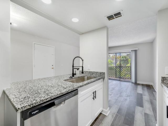 2 BR, 2 BA Apartment 4131 E Busch Blvd Unit 01 4127 09, Tampa, FL 33617