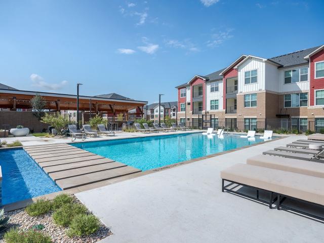 2 BR, 2 BA Apartment 420 El Rio St, San Marcos, Austin, TX 78666
