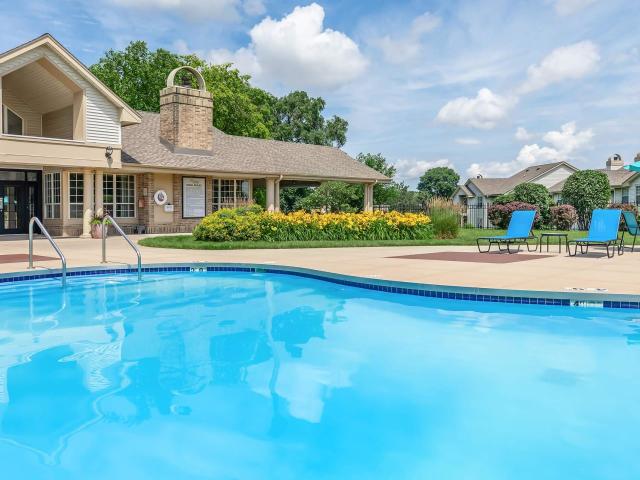 2 BR, 2 BA Apartment 4280 South Ravinia Drive Unit 09 205, Milwaukee, WI 53221