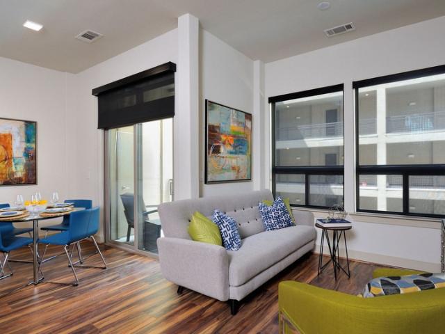 2 BR, 2 BA Apartment 428 W Riverside Dr, Austin, TX 78704