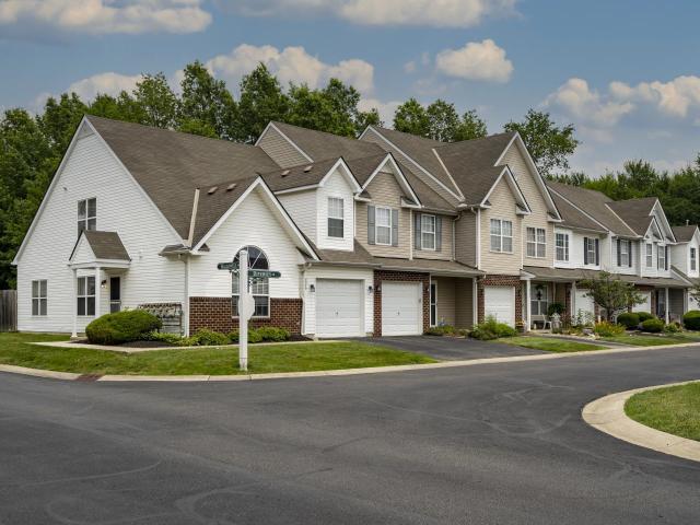 2 BR, 2 BA Apartment 42 Hallowell Drive Unit 8449 22, Blacklick, OH 43004